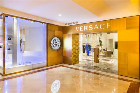 Versace Company Store Outlet .